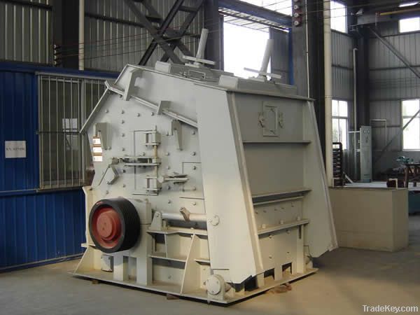 Impact crusher with high crushing efficiency