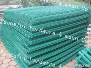 wire mesh fence