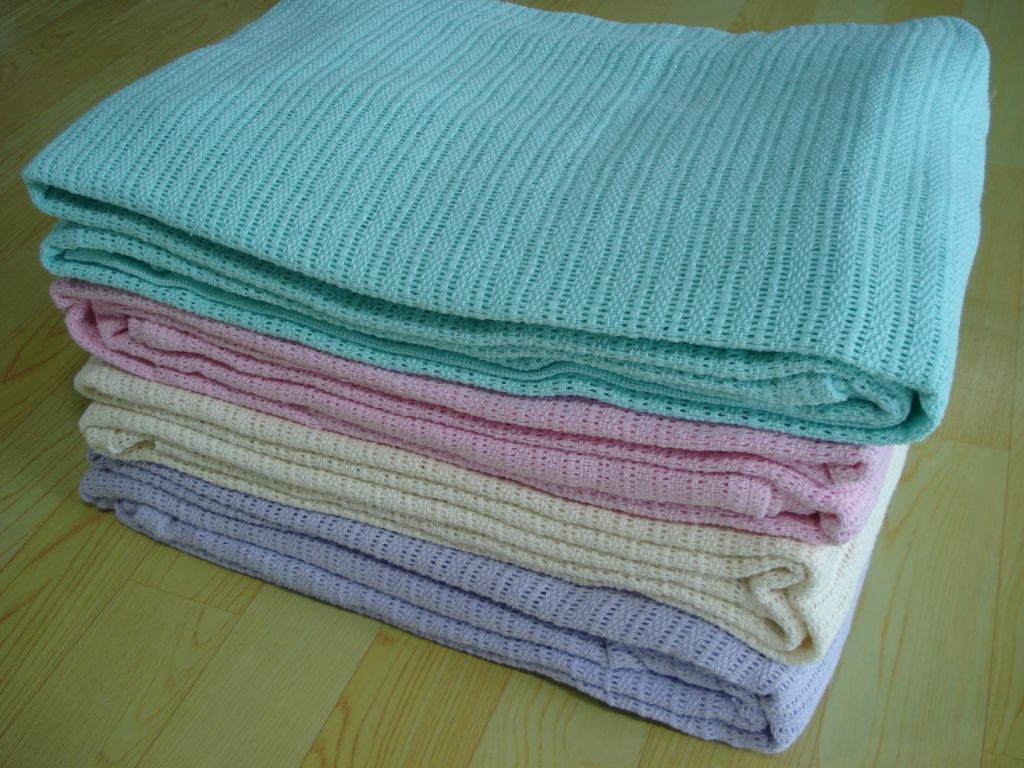 cellular blanket in LENO design made of 100% cotton