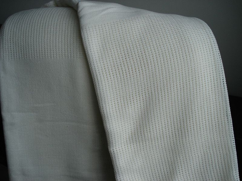 polyester blanket in LENO design made of 100% polyester