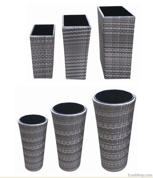 RATTAN VASE