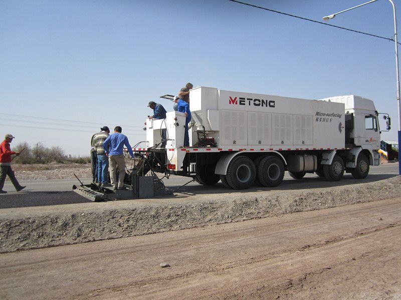 Micro-surfacing paver  working in Argentina