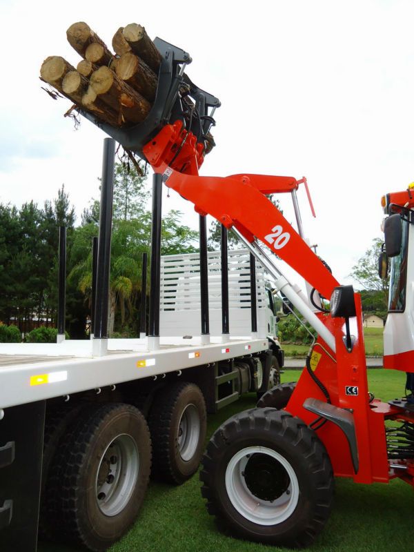 Wheel loader ZL20F with log grapple/grass caught