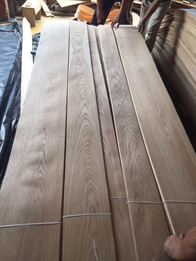 White Oak Veneer Crown Cut 0.5mm Thickness