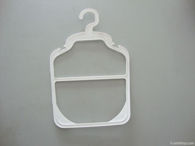 pet hangers, plastic pet hangers, pet clothes hangers