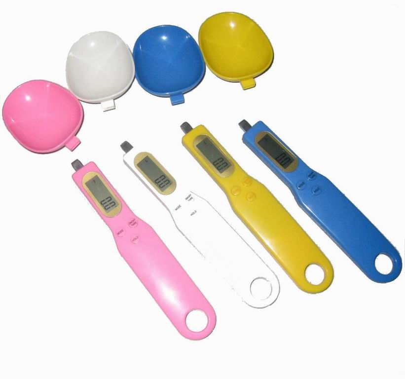 Digital spoon scale