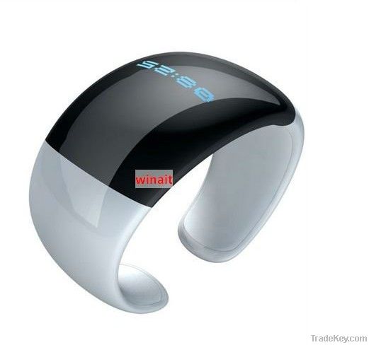 Bluetooth vibrating bracelet with caller ID and time