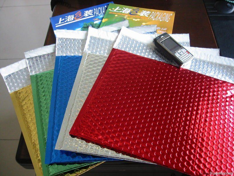 Bubble cushioned metallized envelope