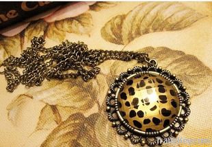 Hot discount ladies gold Fashion Retro Vintage Bronze Leopard Pendant