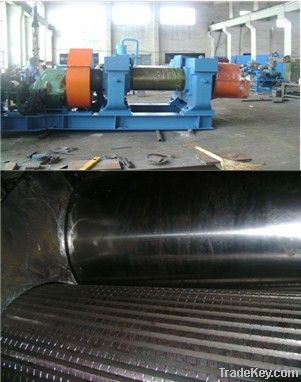 Waste tyre crushing machine