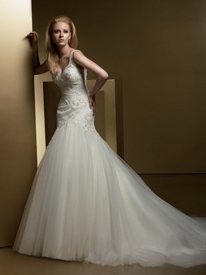 Sexy White Straps Applique Mermaid Tulle Bridal Dress