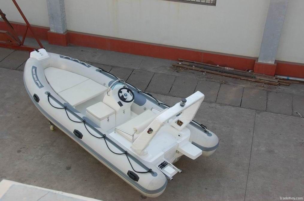 Inflatable rib boat