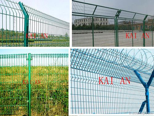 wire mesh fence