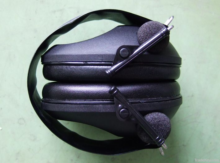 Electronic earmuff with double circuit