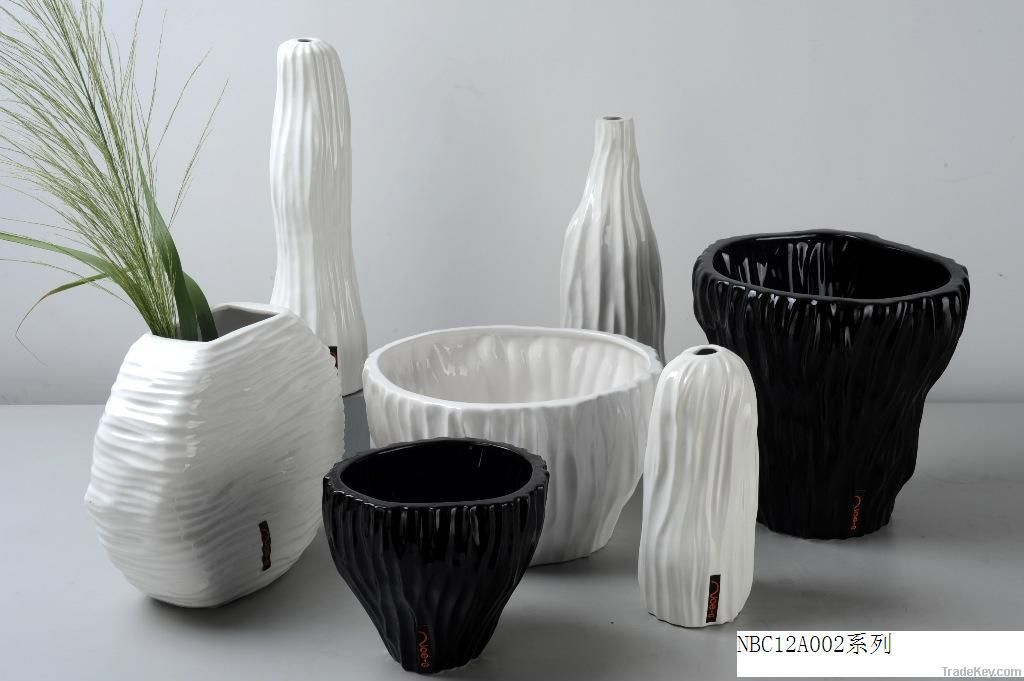 FRINGE VASE