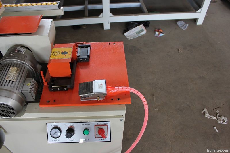 Semi-automatic edge banding machine