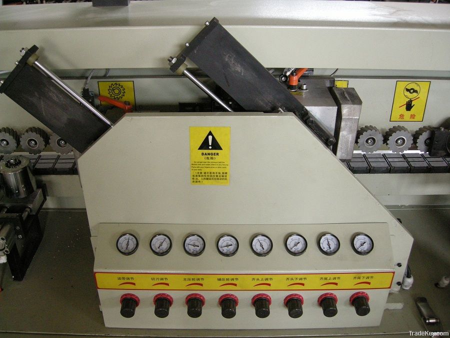 Automatic edge banding machine