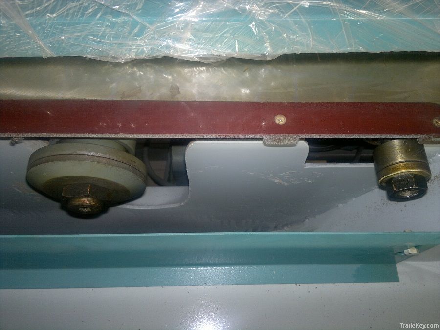 Precision sliding table panel saw