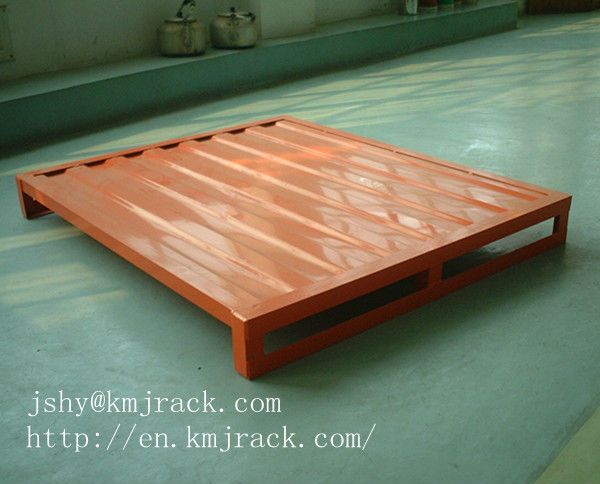 Steel pallet