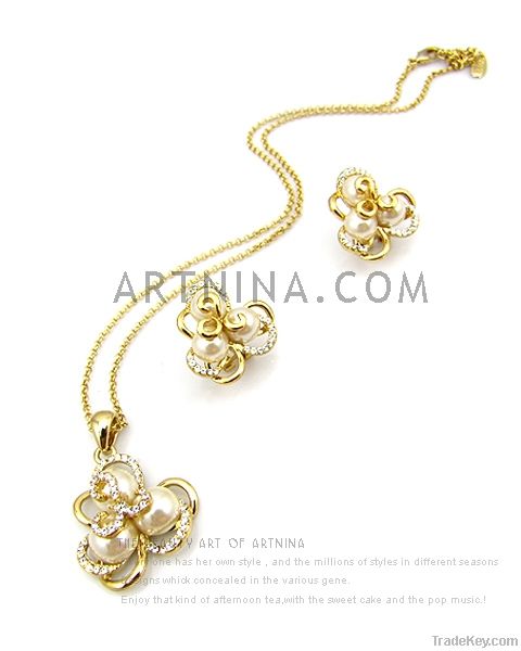 high quality 14k gold plated with white shiny venetian pearls flower b