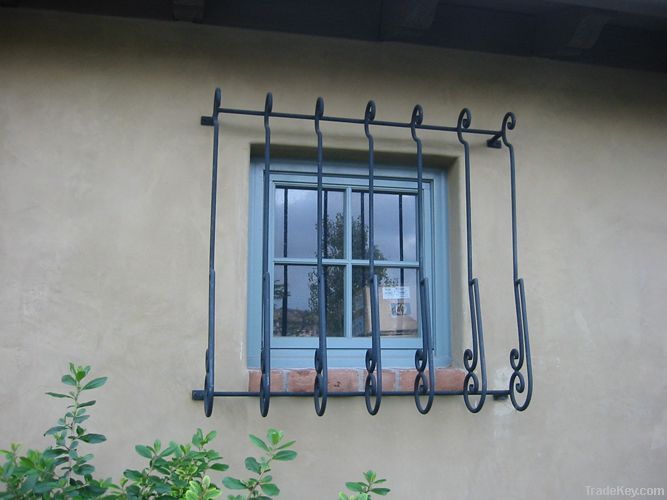 wrought iron balcony guardrail