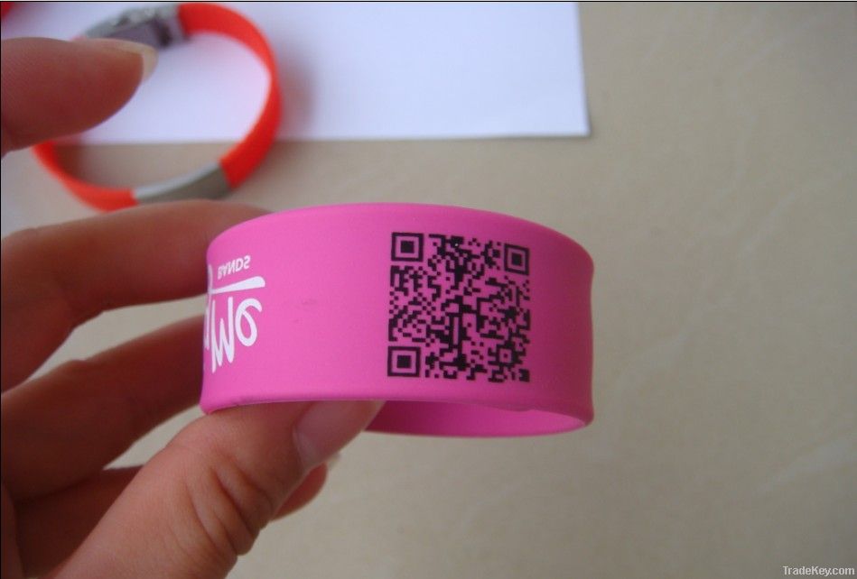 2013 New Arrival Silicone QR Code Slap band bracelet