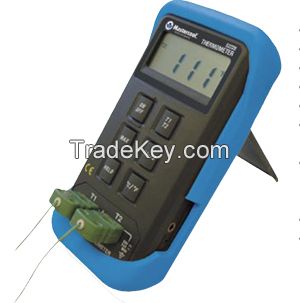 Digital thermometer with two probe