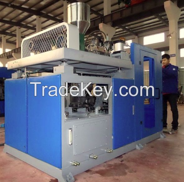 Plastic extrusion blowing molding machine