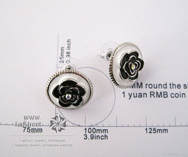 Semicircle alloy stud Earrings