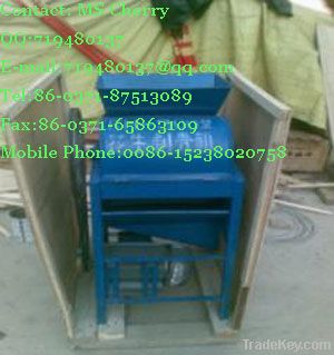 Peanut shelling machine