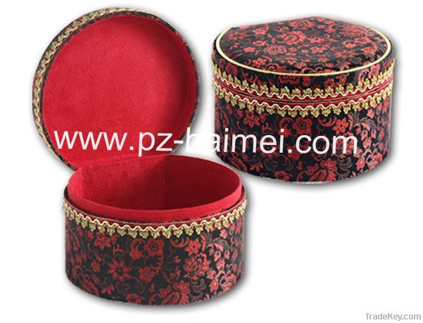 round-shaped cosmetic box