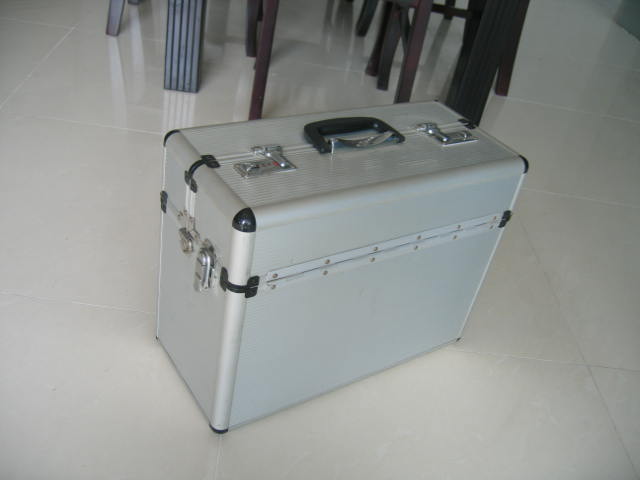 aluminum travel case