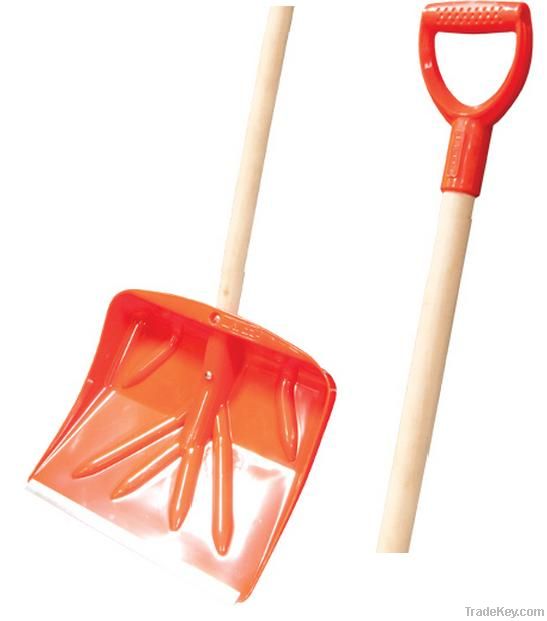 SNOW SHOVEL WITH WOODEN HANDLE