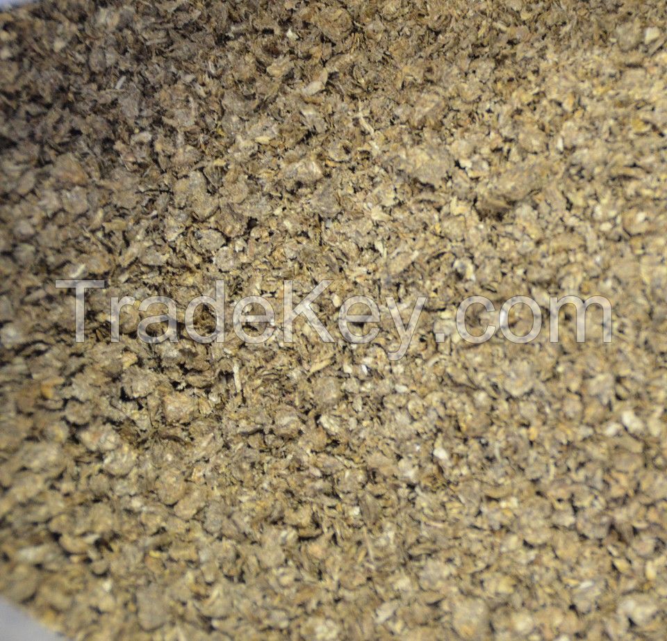 straw granulat (crushed straw pellets)