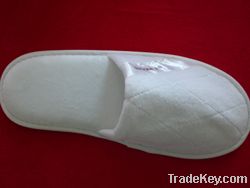 White Velour slipper with dotted sole(VR025)