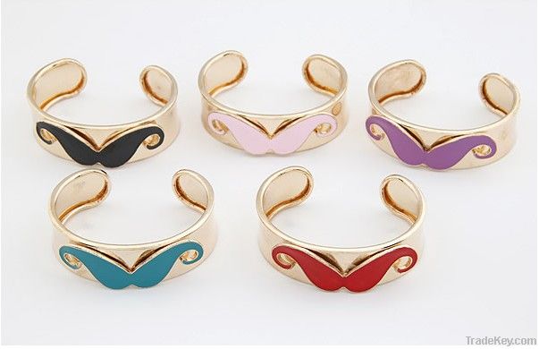 miss mustache bangle