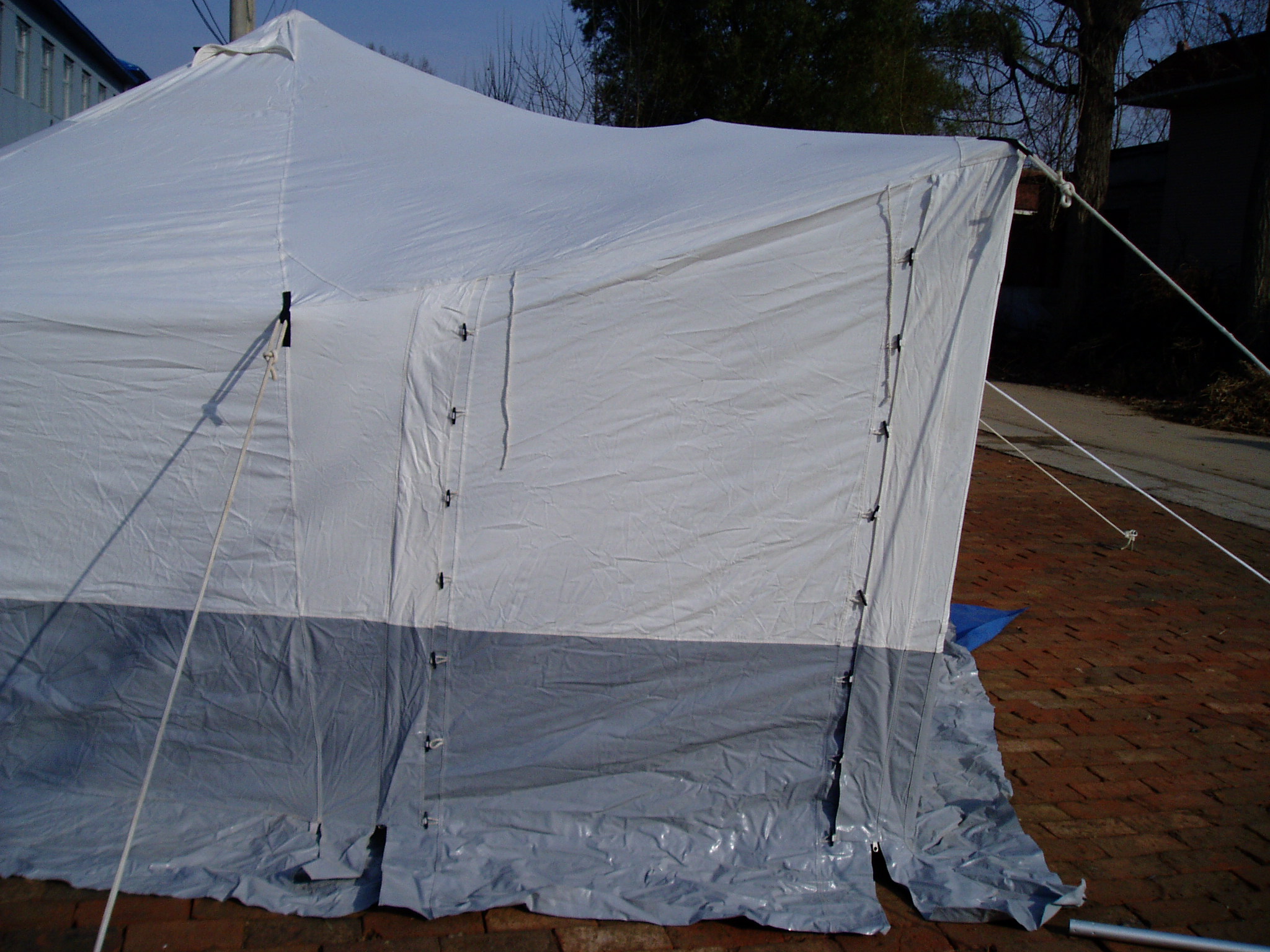 relief tent 004