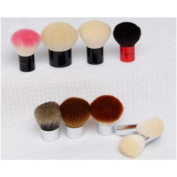 cosmetic facial brush