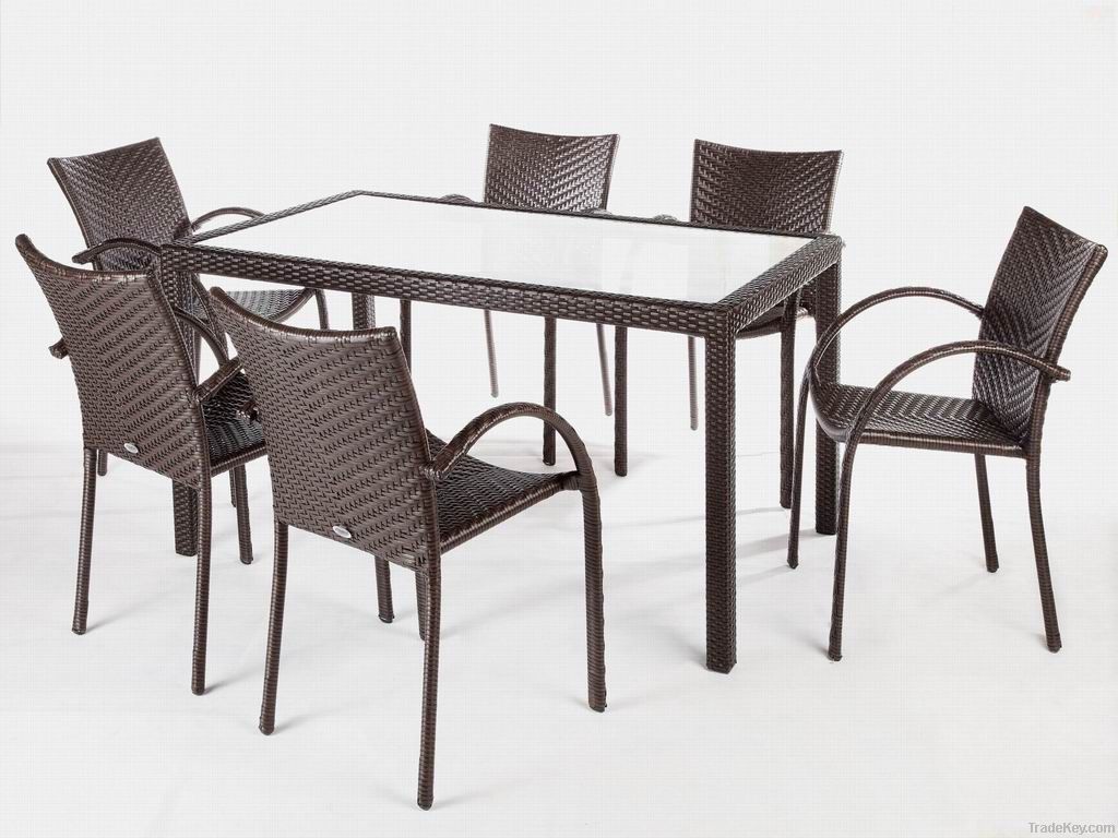 Outdoor Dining Furniture