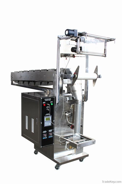 Tomato chips packing machine