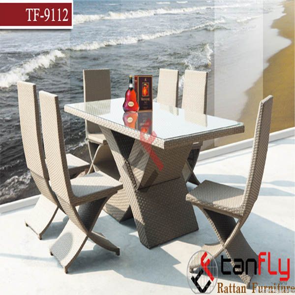 Modern Rattan dining table set