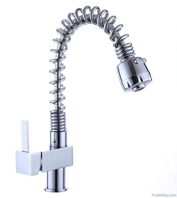 Pull out kitchen faucet