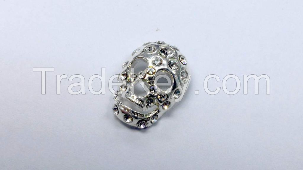 Rhinestone Crystal Skull Shank Button ME-BU682