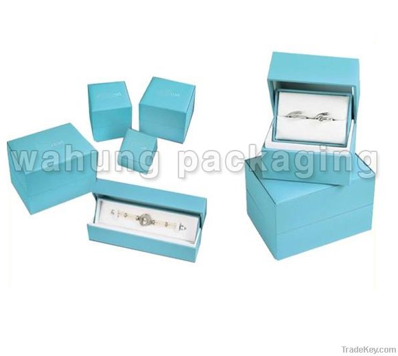 Blue leather set jewelry box