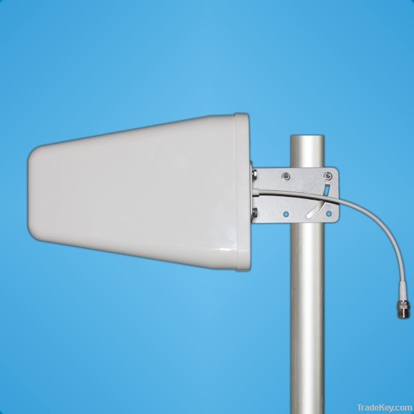 806-2500MHz broadband high gain Yagi Antenna with Radome for gsm cdma