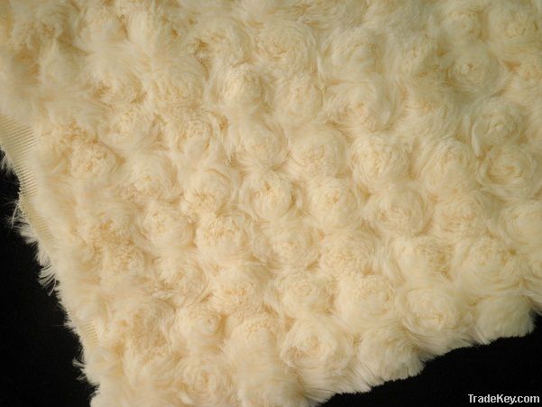 Polyester knitted plush fabric