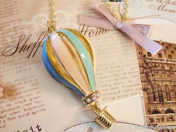 Fairytale Pink Blue Air Balloon in Gold Tone