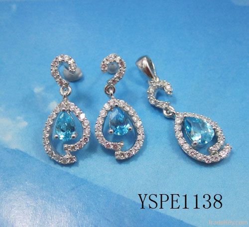 Pendant Earring Set