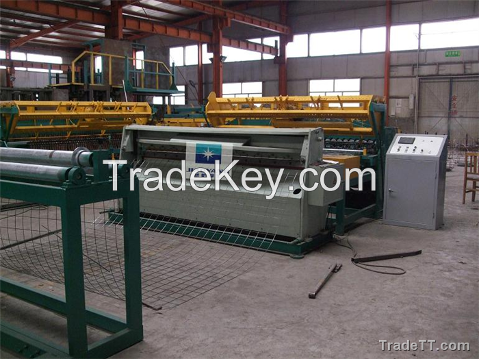 Wire mesh welding machine