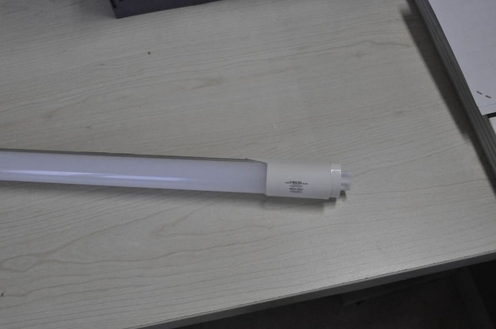 Led Tube Model: BY-T8HW-15W-02